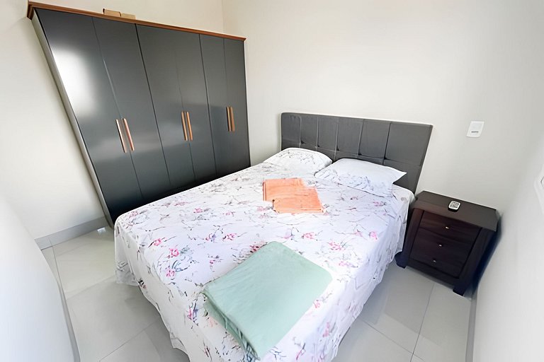 M203- Apto de 2/4 com Ar, Garagem e Rápido Acesso