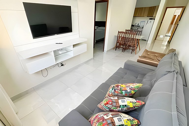 Apto de 2/4 com ar, garagem e cozinha completa