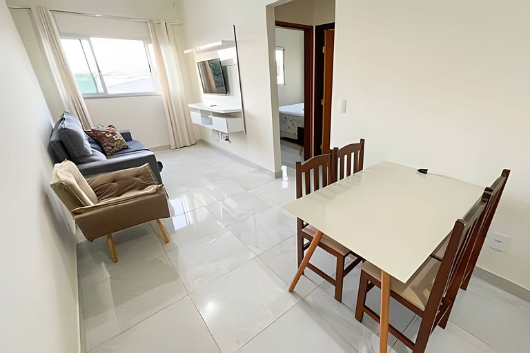 Apto de 2/4 com ar, garagem e cozinha completa