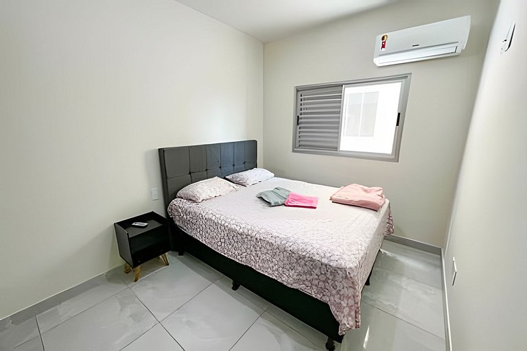 103 - Apto de 2/4 com Garagem Para Até 5 Hóspedes