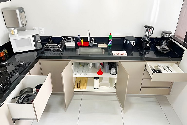 M101 - Apto de 2/4 com Ar, Garagem e Churrasqueira