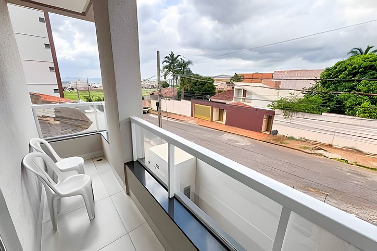M101 - Apto de 2/4 com Ar, Garagem e Churrasqueira