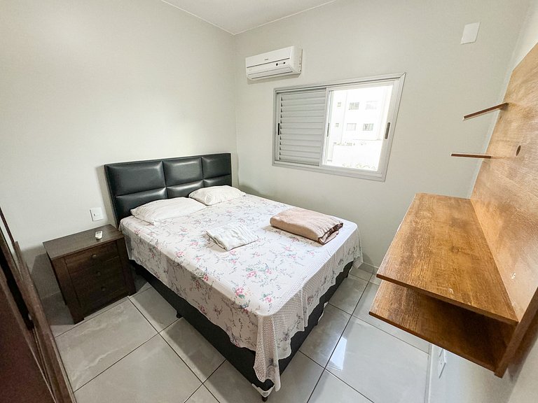 207- Apto de 2/4 com Ar e Garagem para 6 Hóspedes