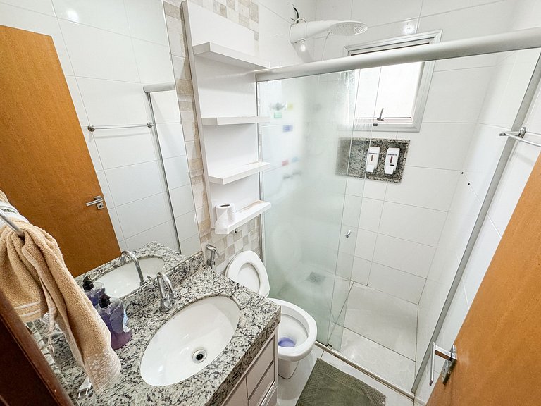 207- Apto de 2/4 com Ar e Garagem para 6 Hóspedes