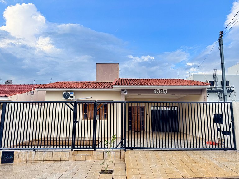 Casa p/ 11 hóspedes - 900m do Parque de Exposições