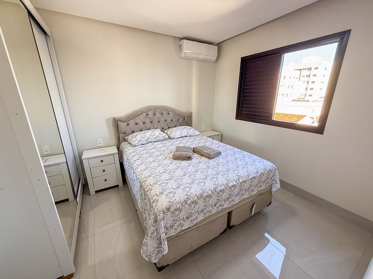 302- Apartamento 2/4 Próx. Unipam e Parque de Exp.