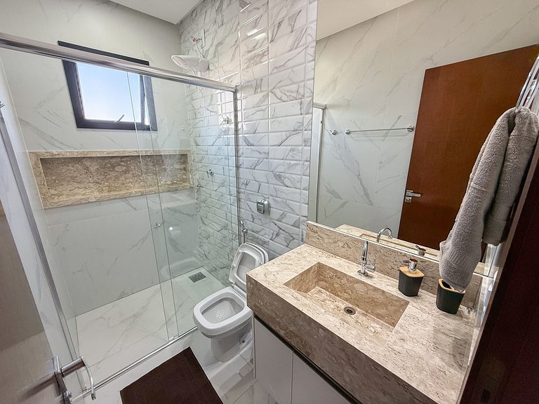 302- Apartamento 2/4 Próx. Unipam e Parque de Exp.