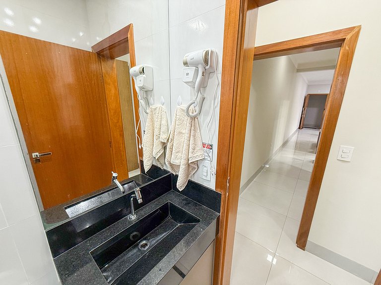 Apartamento 2/4 com Garagem Próx a Fenamilho