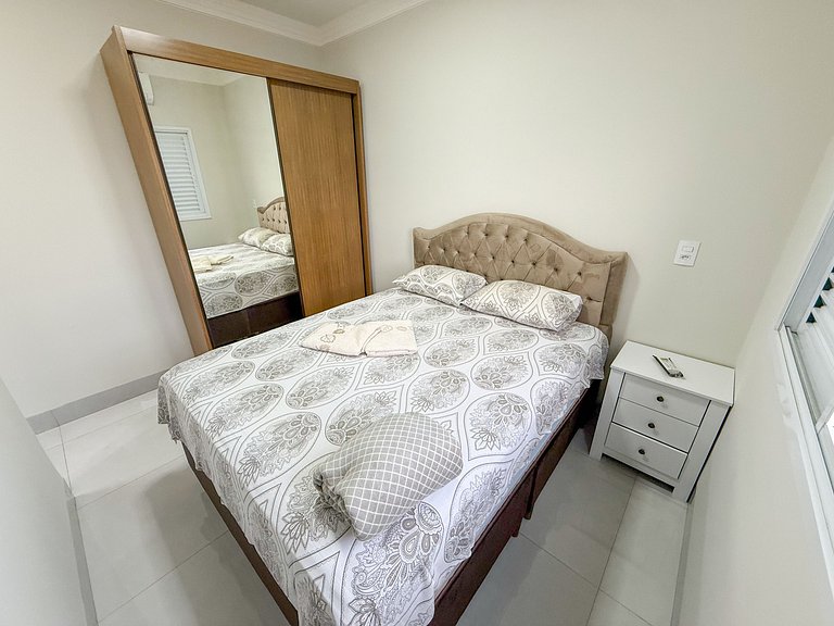 Apartamento 2/4 com Garagem Próx a Fenamilho